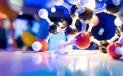 李克強(qiáng)：通過發(fā)展“互聯(lián)網(wǎng)+醫(yī)療”、醫(yī)聯(lián)體等 將優(yōu)質(zhì)醫(yī)療資源下沉