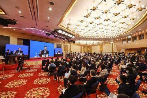 李克強(qiáng)：今年政府支出更多向民生領(lǐng)域傾斜，特別是義務(wù)教育和基本醫(yī)療